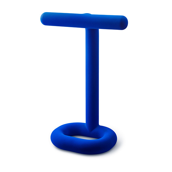 bold t-stand