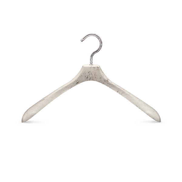jacket hanger - shell creme