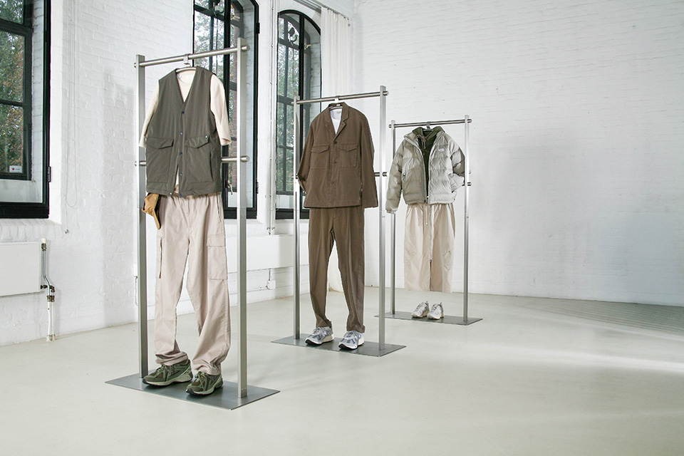 set presenter - contemporary