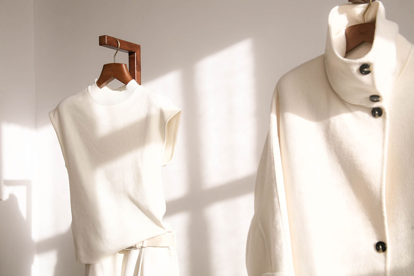 set presenter luxury close-up