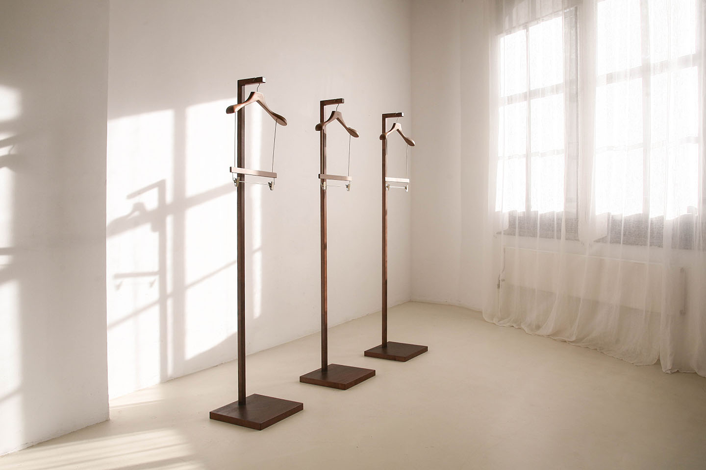 set presenter straight frames