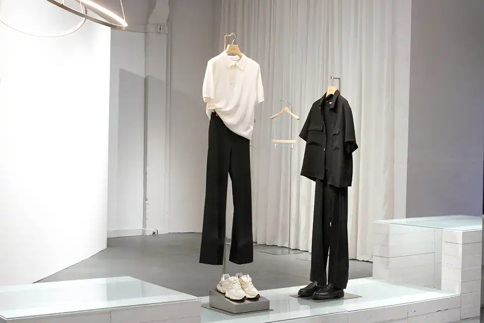 set presenter - essentials